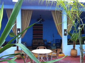 Outdoor dining - Dar Omar Khayam (Tangier)