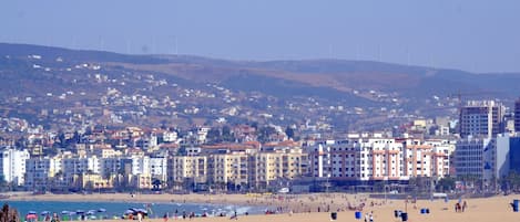 Una spiaggia nelle vicinanze