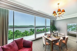 Leilighet – panorama | Utsikt mot innsjø