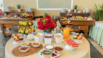 Desayuno de cocina local incluido todos los días