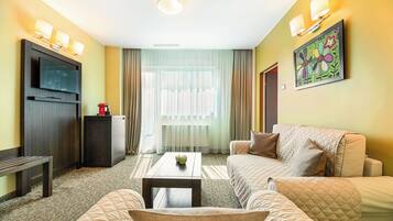 Business Suite, River View