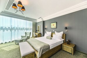 Leilighet – panorama | Minibar, skrivebord, skrivebord for bærbar PC og lydisolert