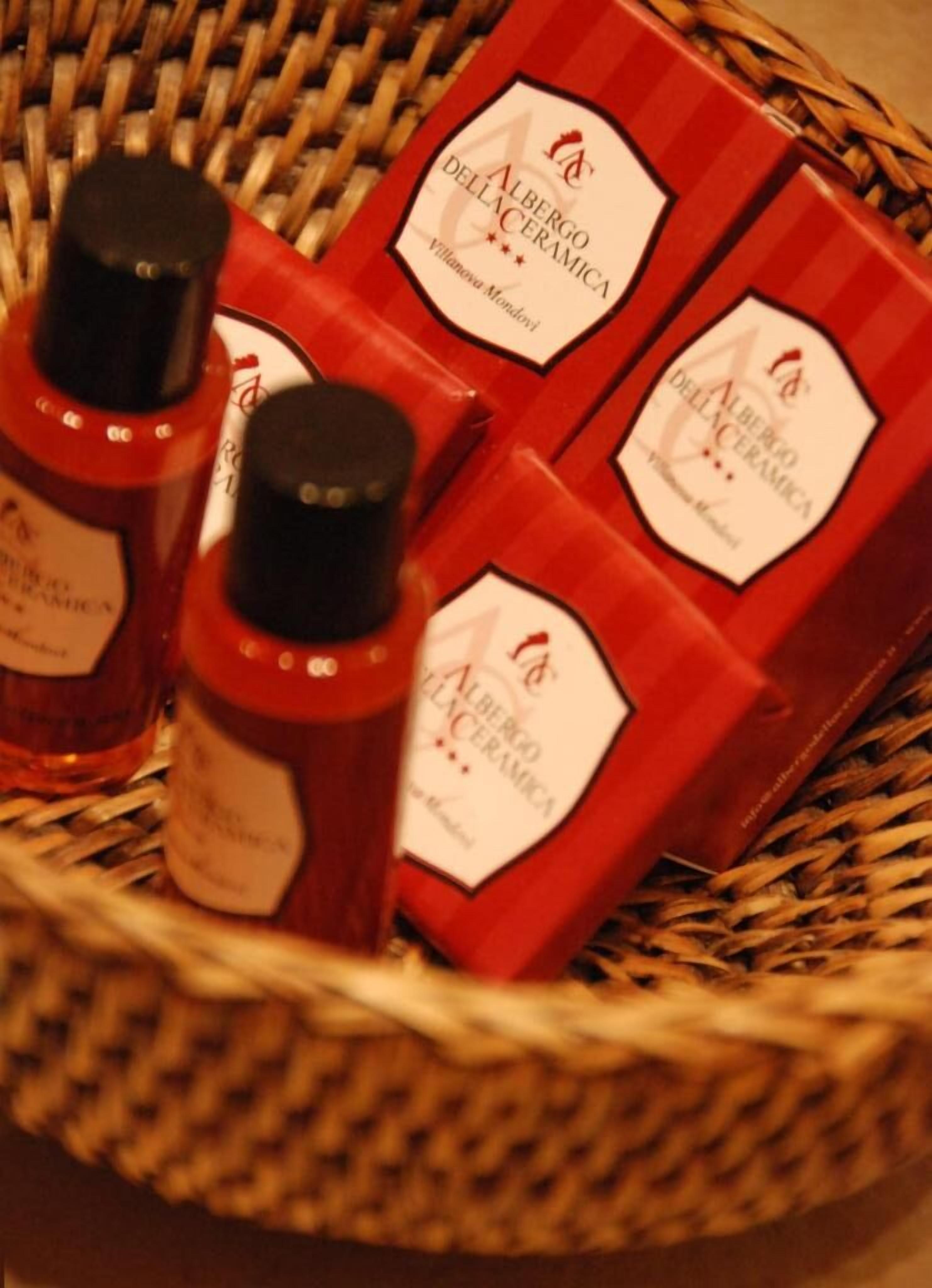 shower, rainfall showerhead, free toiletries, hair dryer