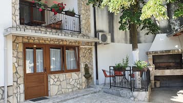 Studio with terrace | Terrazza/patio