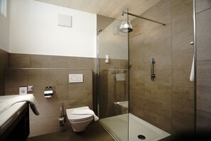 Hair dryer, heated floors, towels, soap - Hotel Waldblick (Schenkenzell)