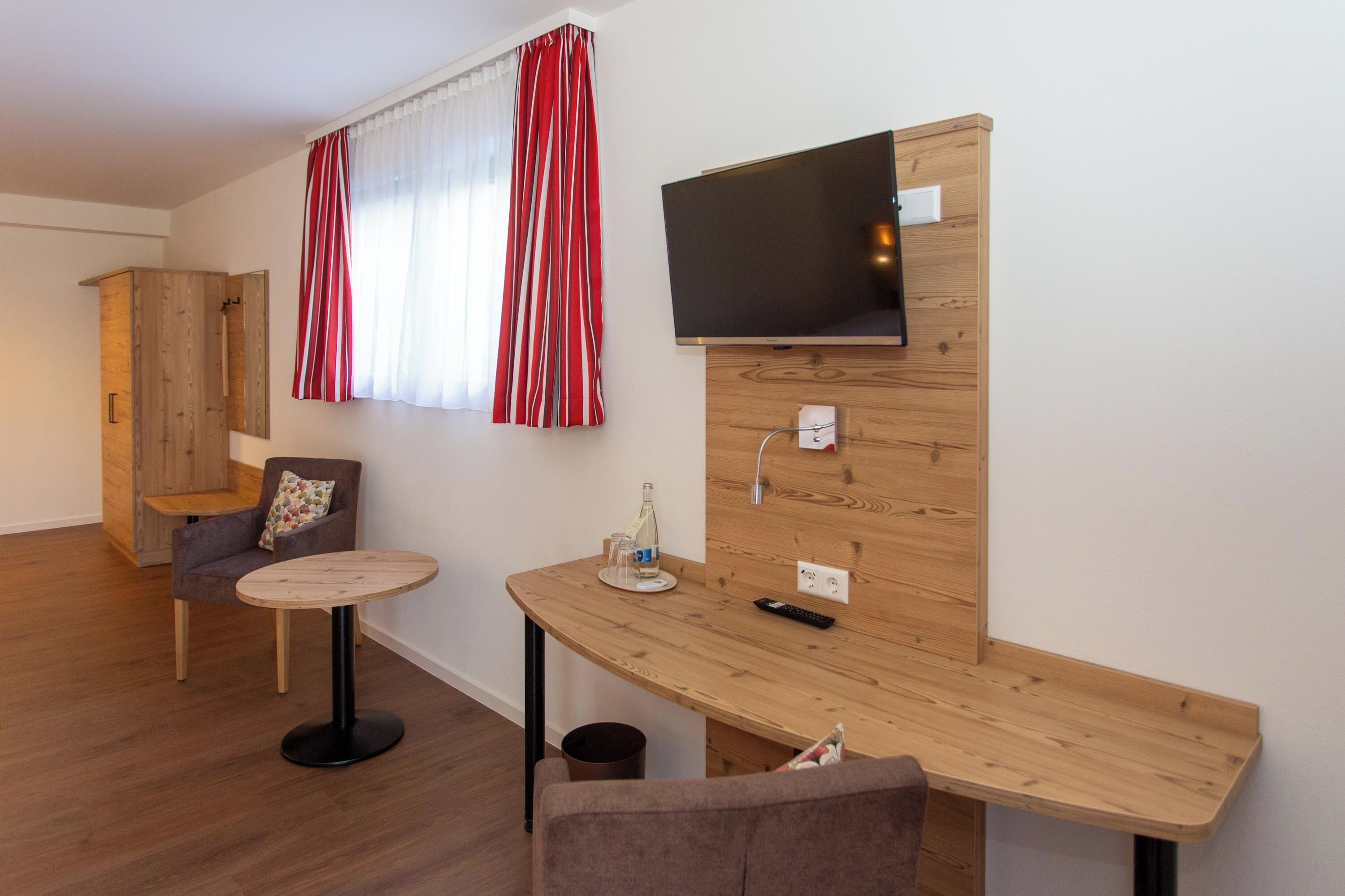 exclusive double room | 1 bedroom, in-room safe, desk, blackout curtains