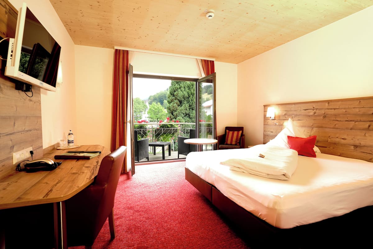 In-room safe, blackout drapes, WiFi (free), bed sheets
