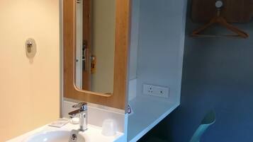 Shower, rainfall showerhead, towels