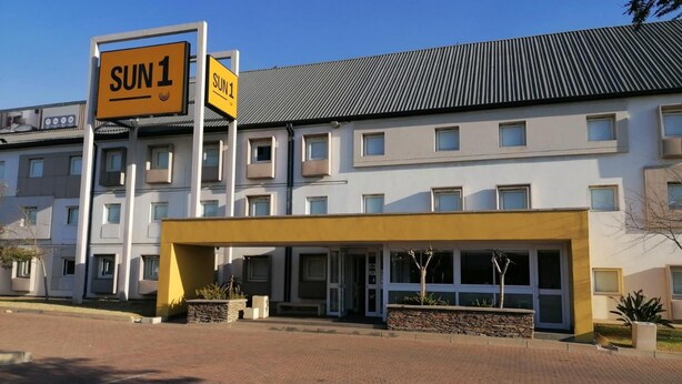 Exterior - SUN1 Witbank (Emalahleni)