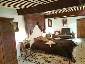 Double Room (Yasmine) | Egyptian cotton sheets, premium bedding, memory foam beds, in-room safe - Riad Souafine (Fes)