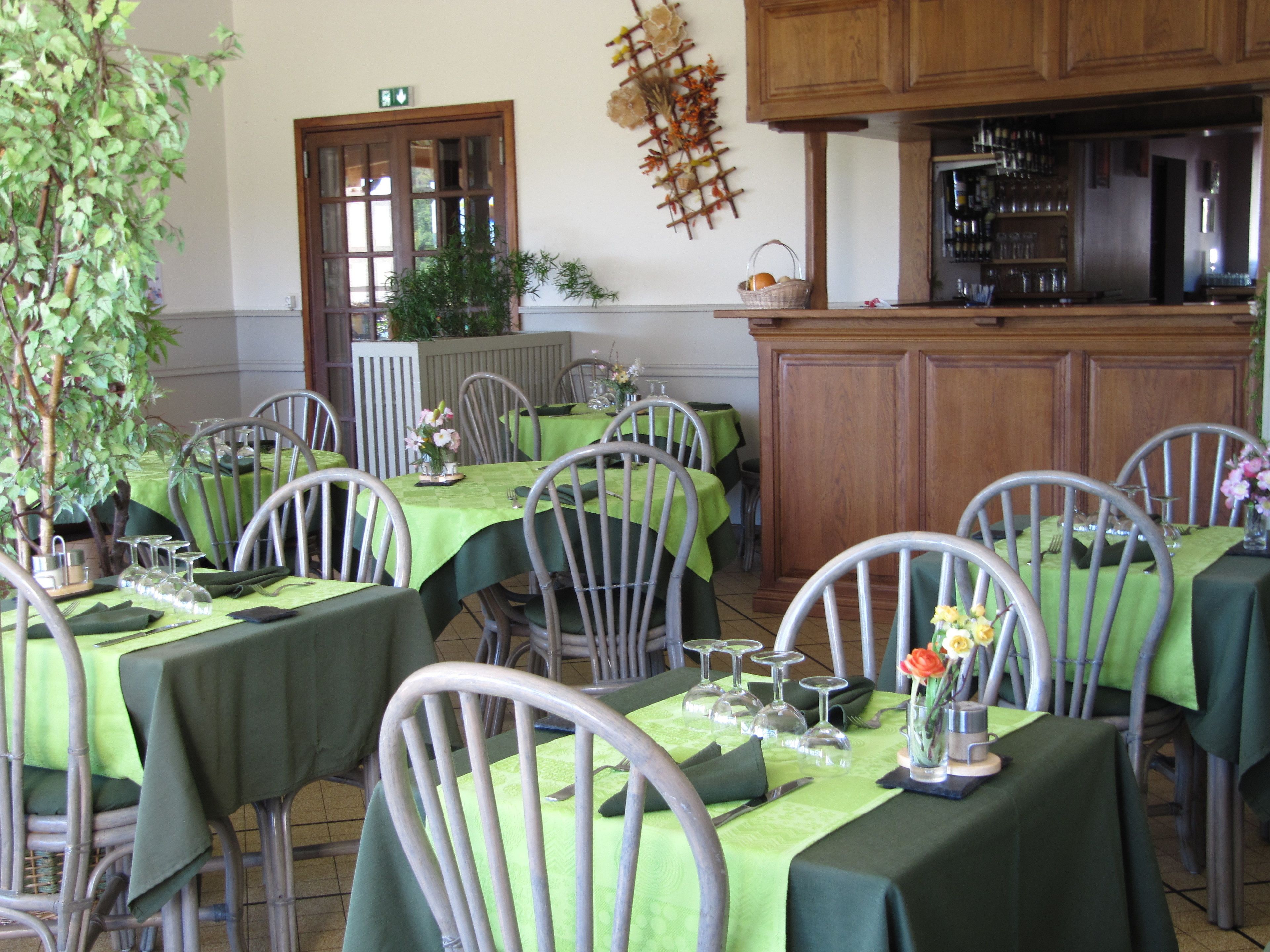 lunch and dinner served, french cuisine