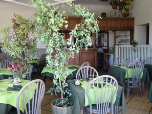 Lunch and dinner served, French cuisine - Hôtel des Rochers (Marvejols)