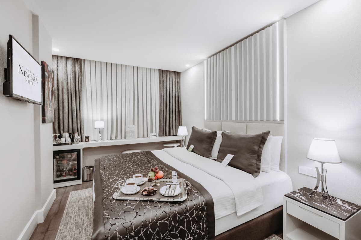standard room | 1 bedroom, hypo-allergenic bedding, select comfort beds, minibar