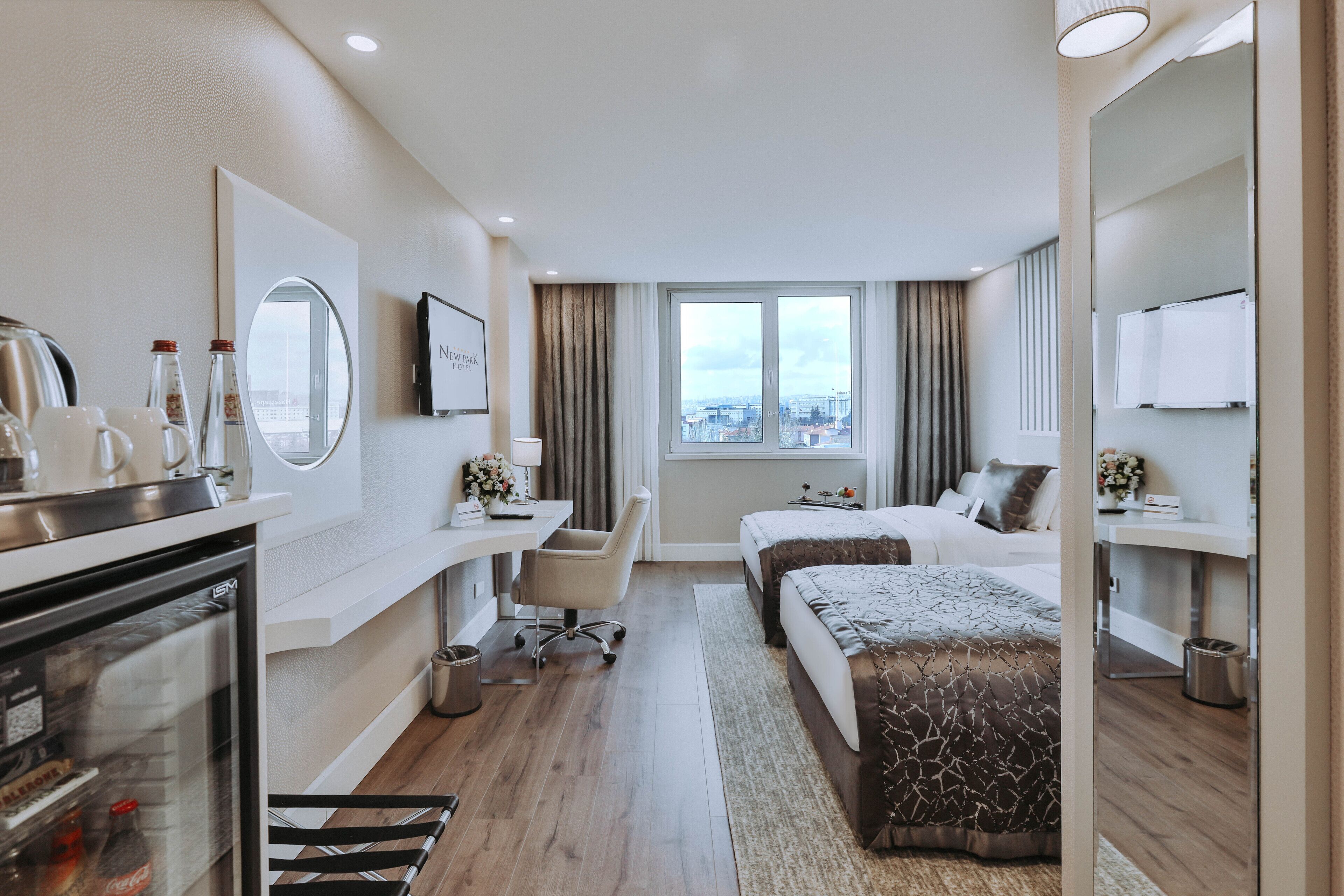 Photo - New Park Hotel