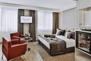 Ropa de cama hipoalergénica, colchones Select Comfort y minibar 