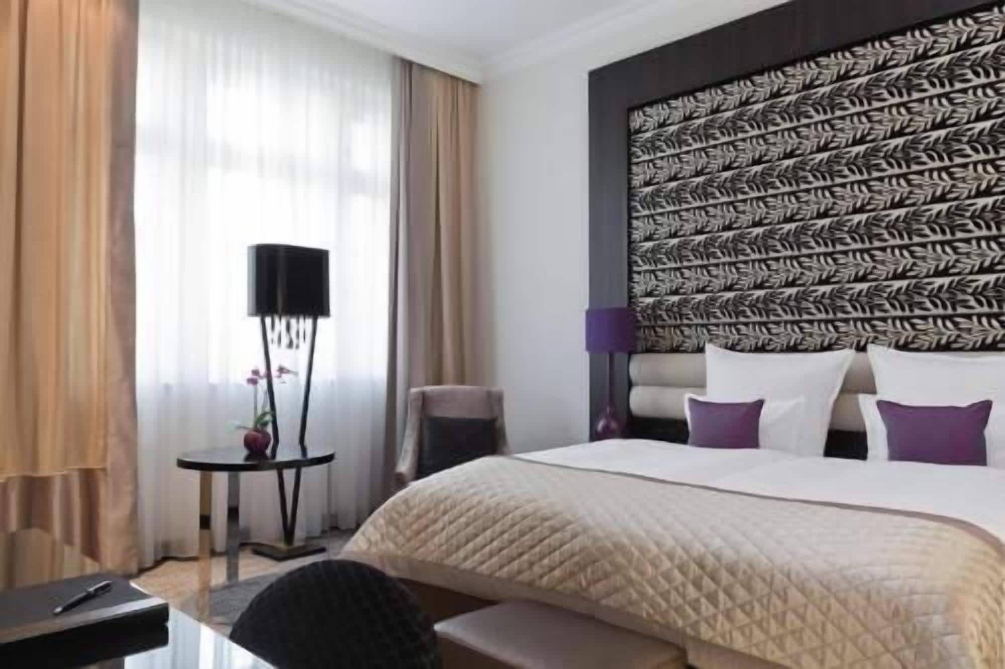 Premium bedding, down duvets, minibar, in-room safe