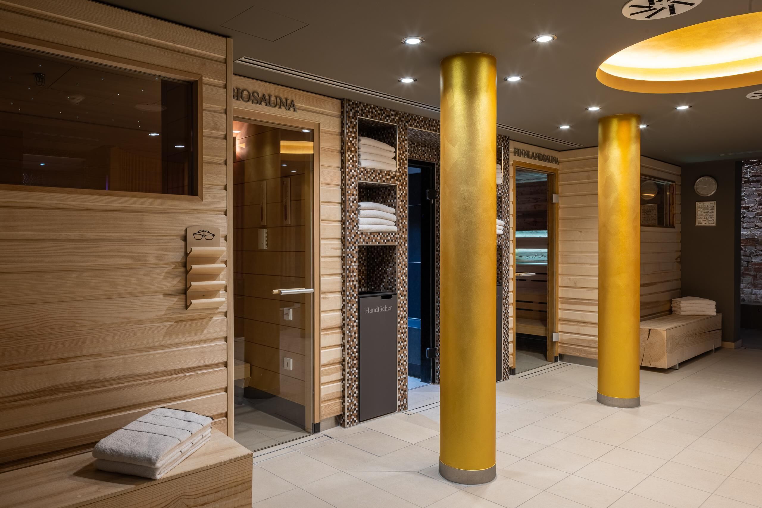 Sauna, steam room, massages