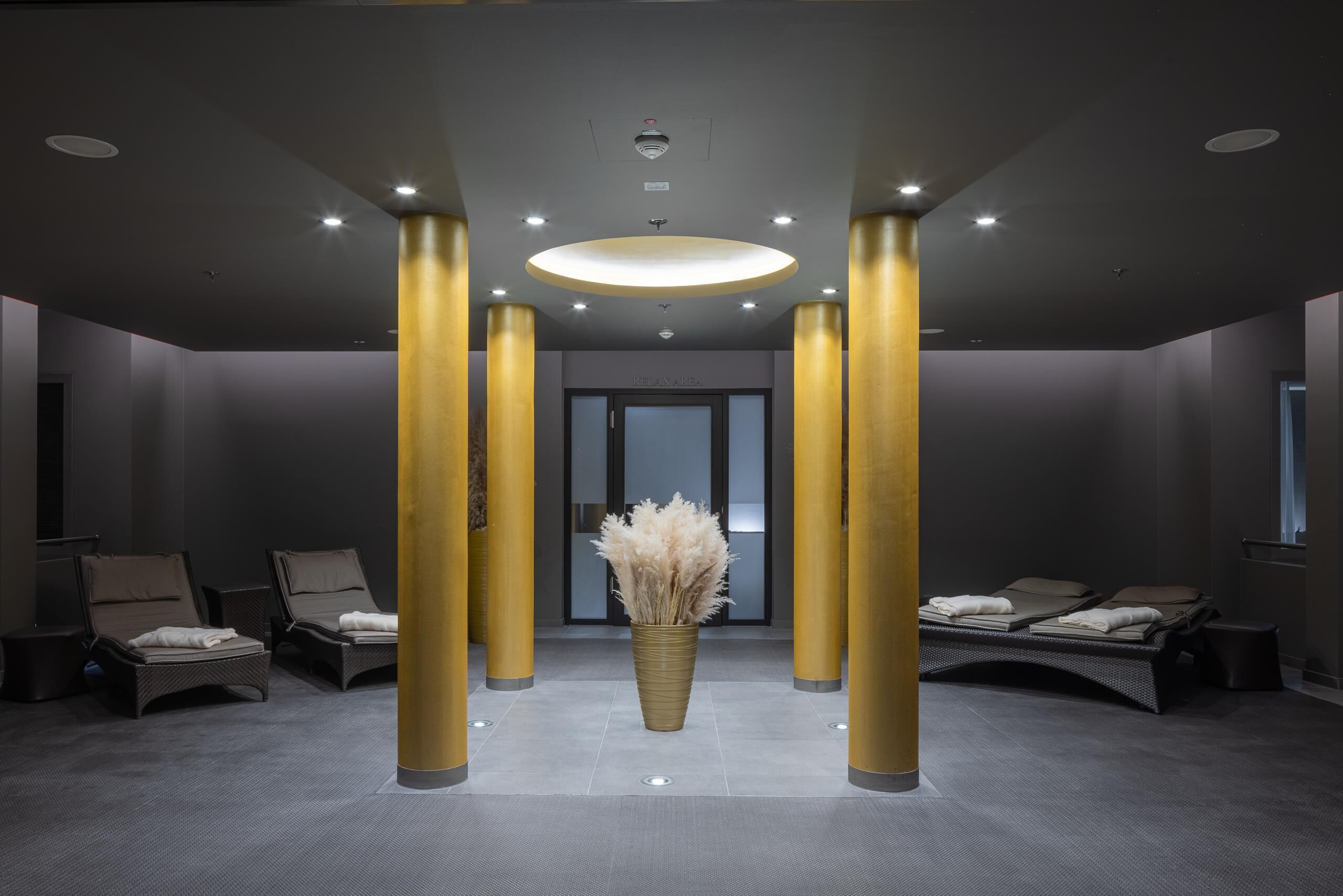 Sauna, steam room, massages