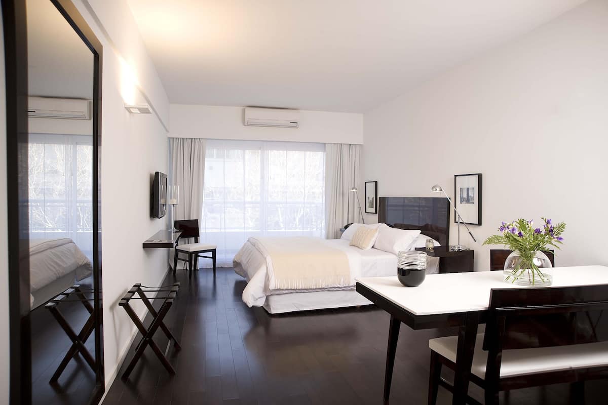 Premium bedding, down duvets, pillow-top beds, minibar