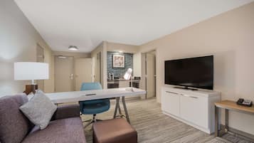 Suite, 1 King Bed, Accessible (Mobility & Hearing, 3X3 Shower)