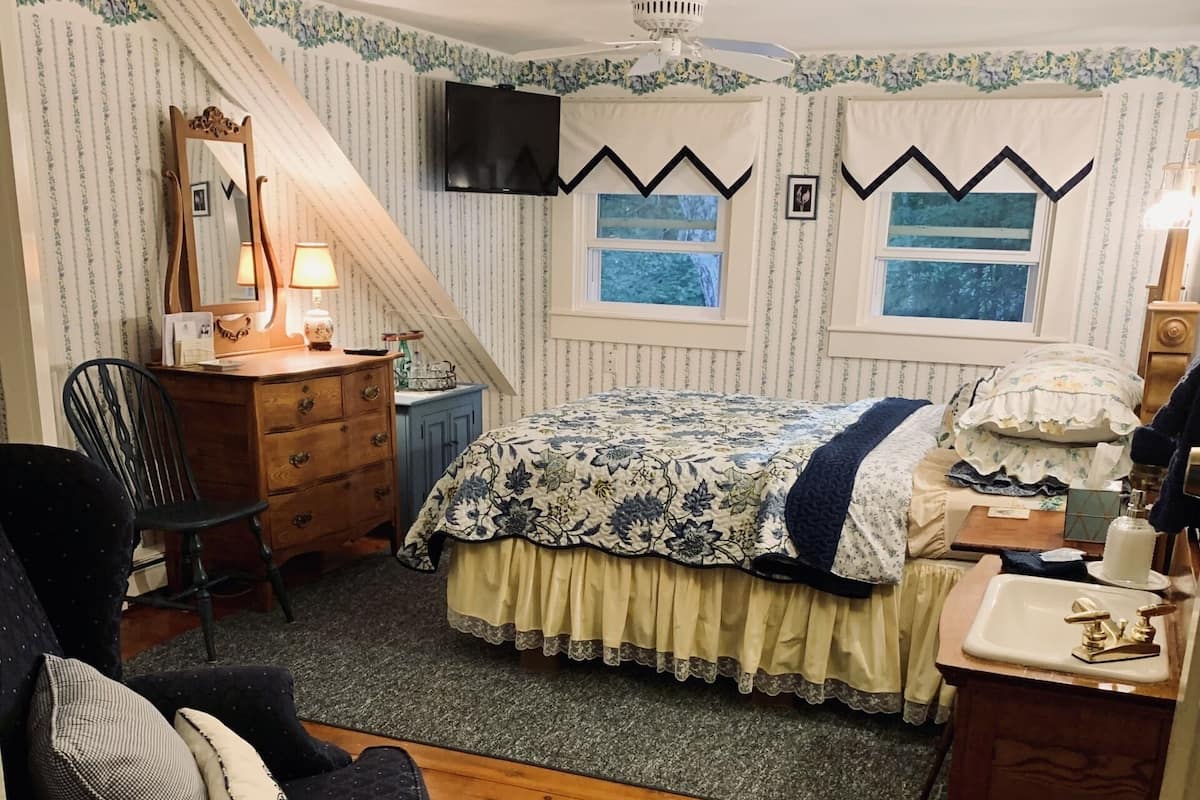 Double Room, Private Bathroom (Room 4 -External Bathroom) | 1 bedroom