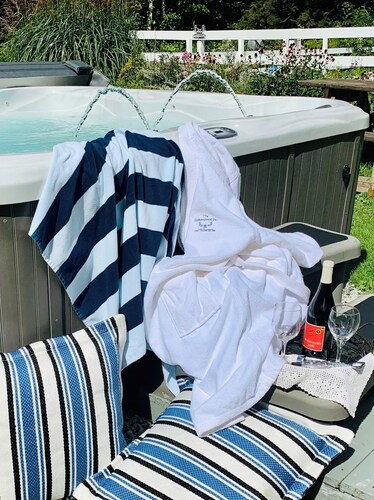 The Buttonwood Inn on Mt. Surprise