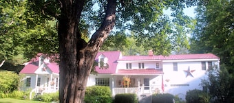 The Buttonwood Inn on Mt. Surprise