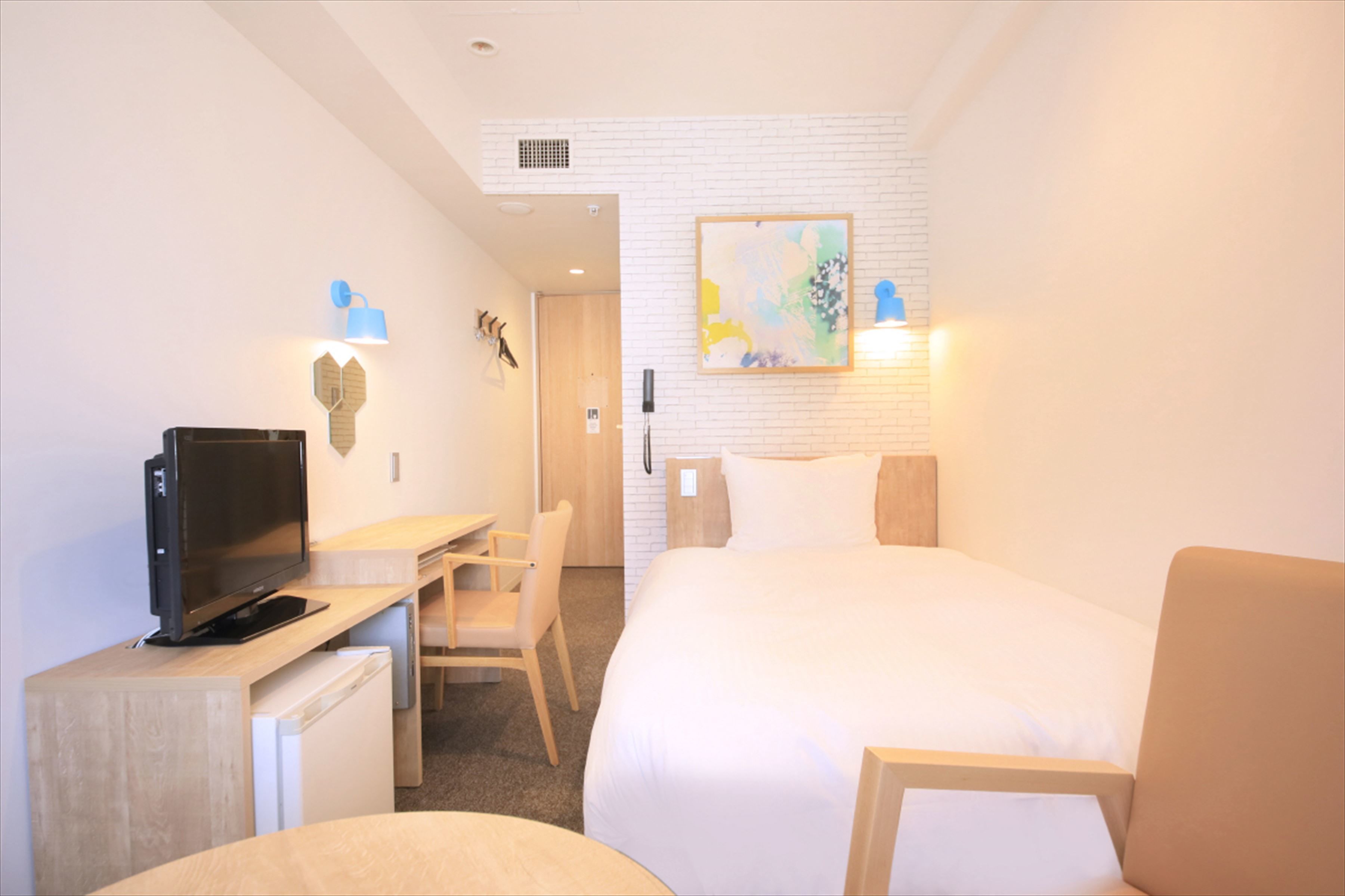 1 bedroom, desk, soundproofing, free wifi