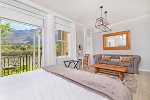 Design Villa, 1 Bedroom, Lake View | 1 bedroom, premium bedding, Tempur-Pedic beds, in-room safe - L'ermitage - Franschhoek Chateau & Villas (Franschhoek)