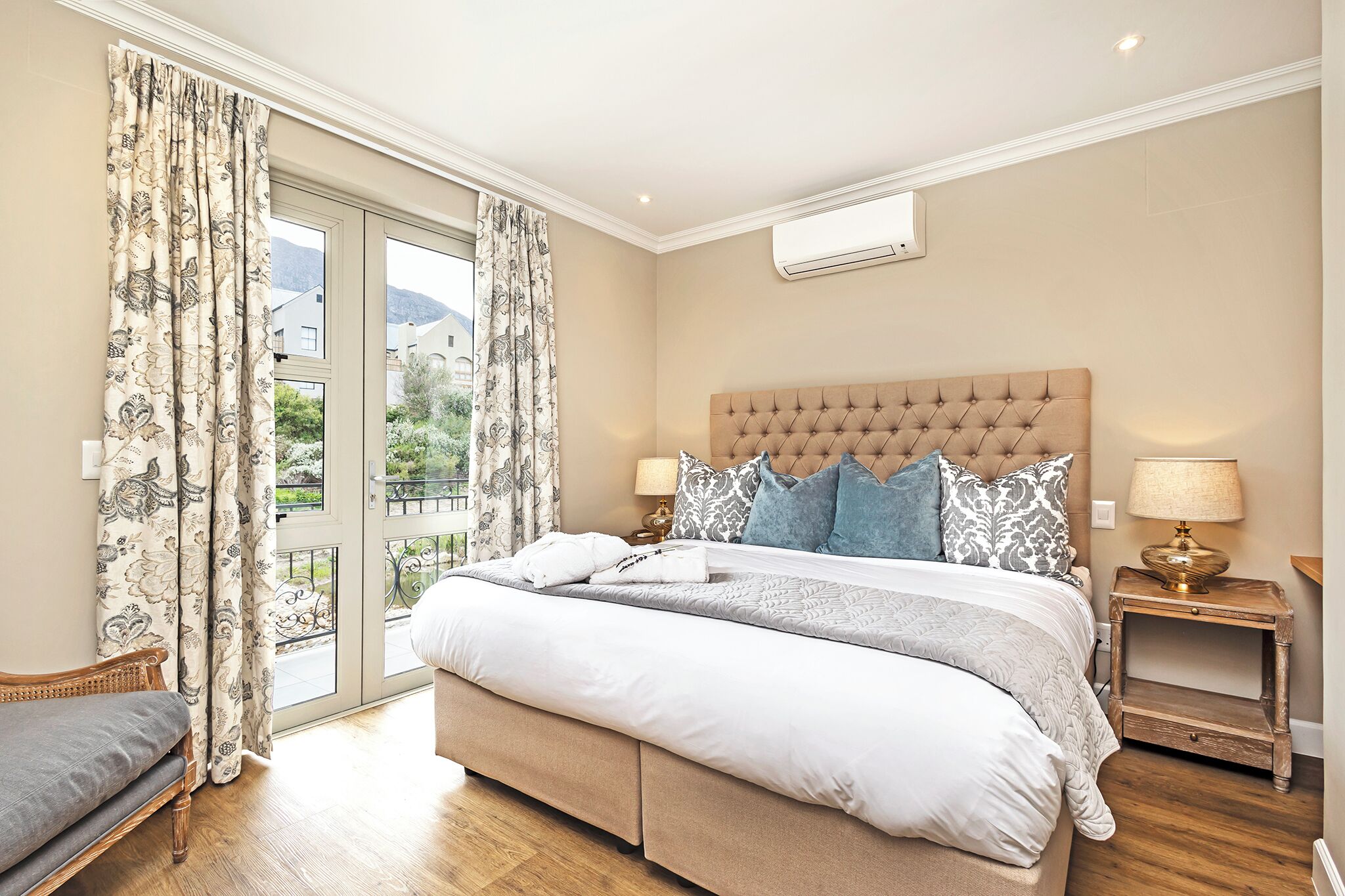 1 bedroom, in-room safe, individually decorated, individually furnished