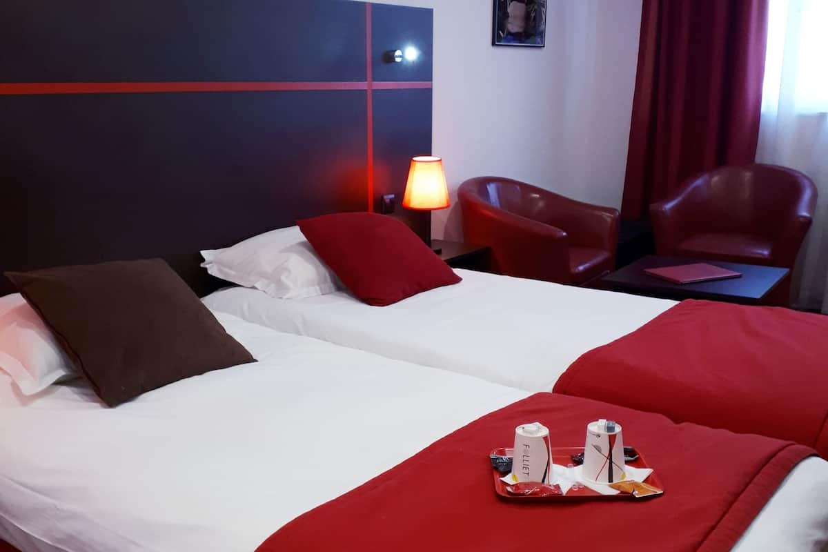 Premium bedding, in-room safe, desk, blackout curtains