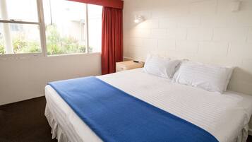 Budget King | Courtyard view