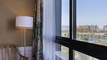 1 bedroom, pillowtop beds, minibar, in-room safe