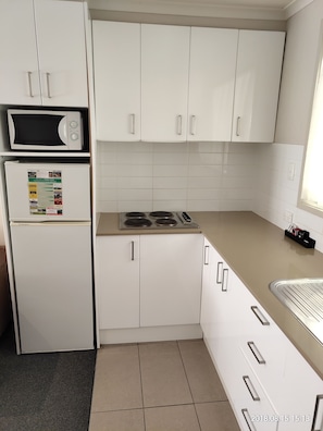 Studio, coin cuisine (5 Person) | Literie de qualité supérieure, bureau, fer et planche à repasser