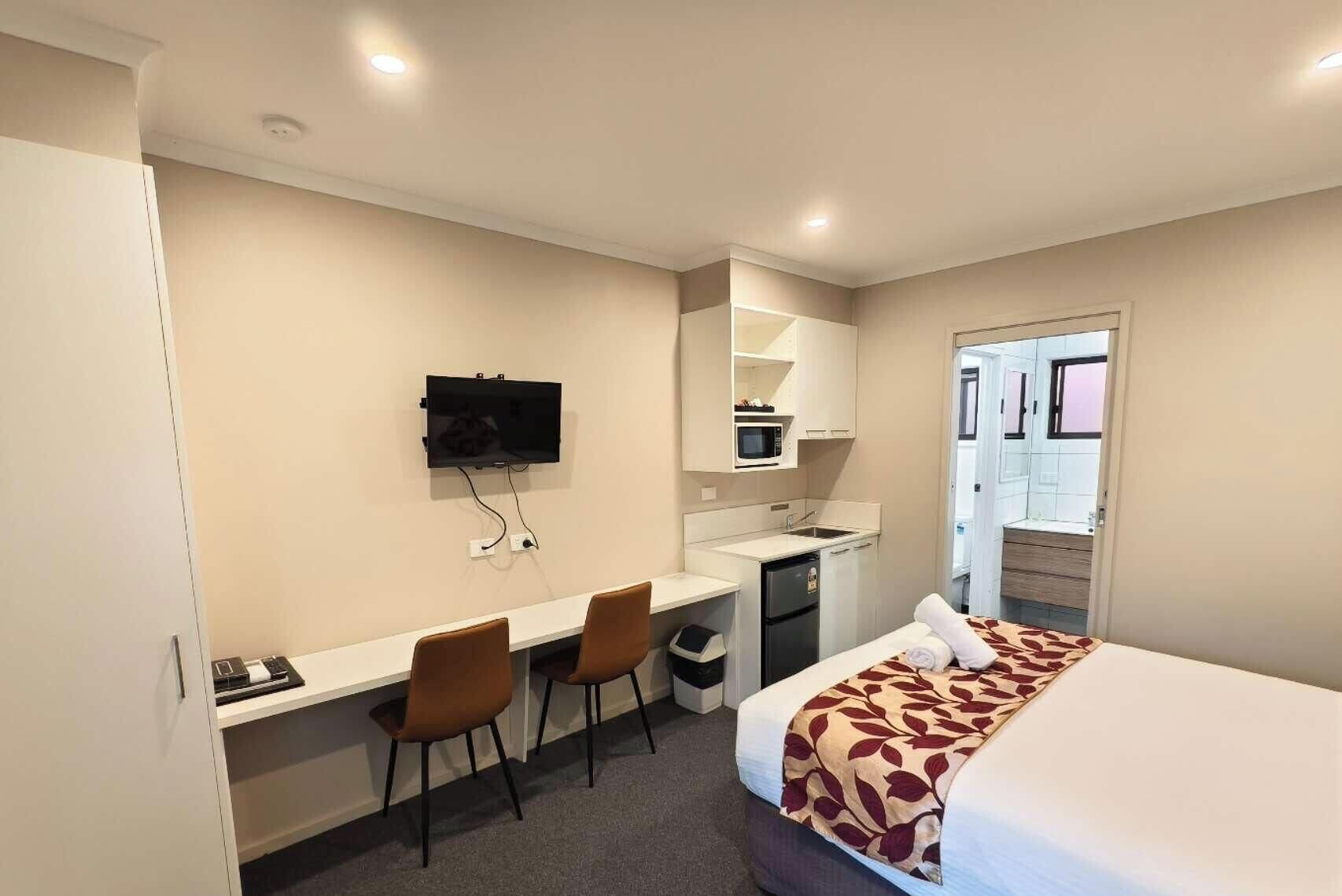 Kahden hengen standard-huone | Ylelliset vuodevaatteet, työpöytä, silitysrauta/-lauta, ilmainen Wi-Fi