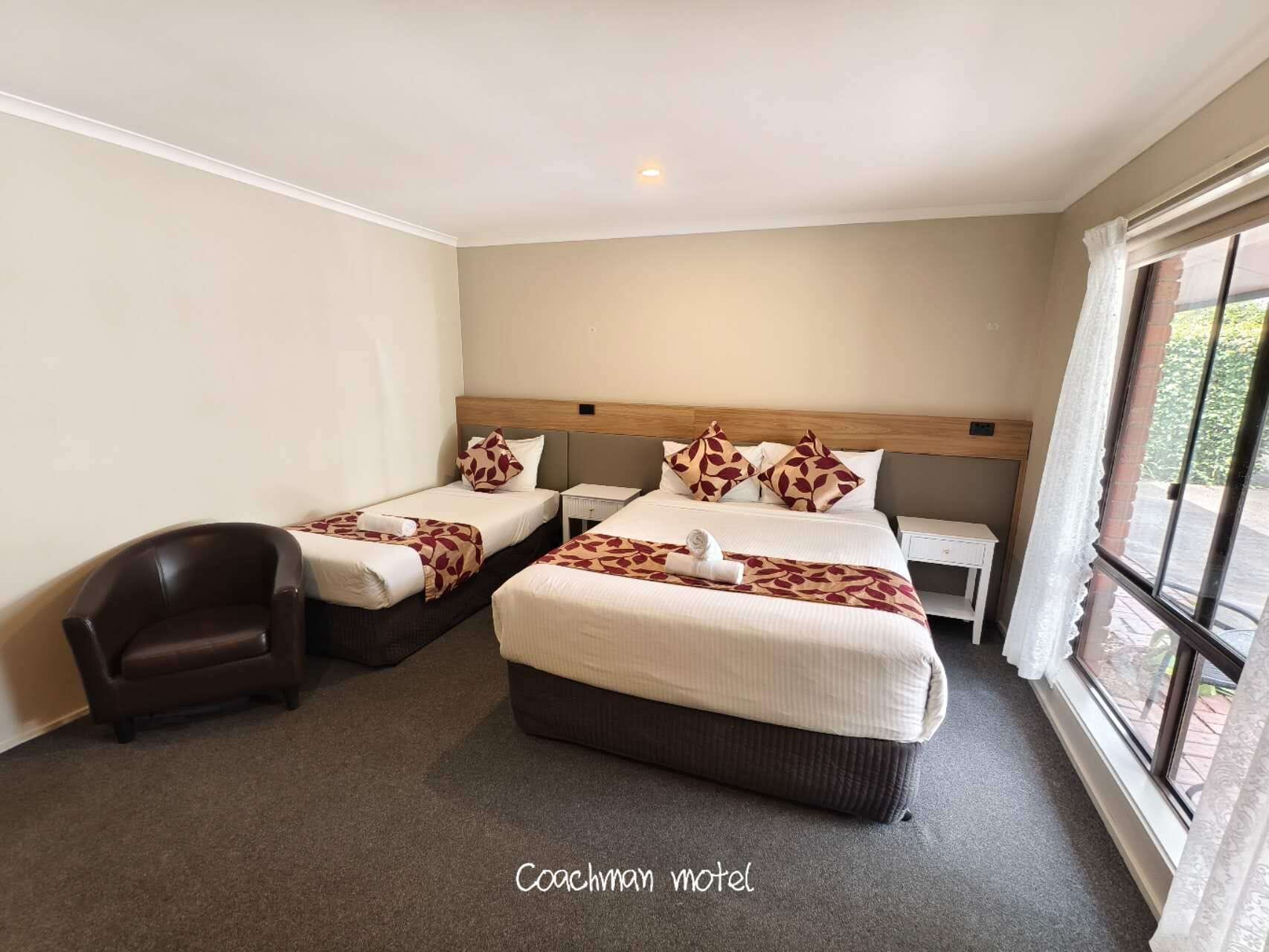 Ropa de cama de alta calidad y escritorio 