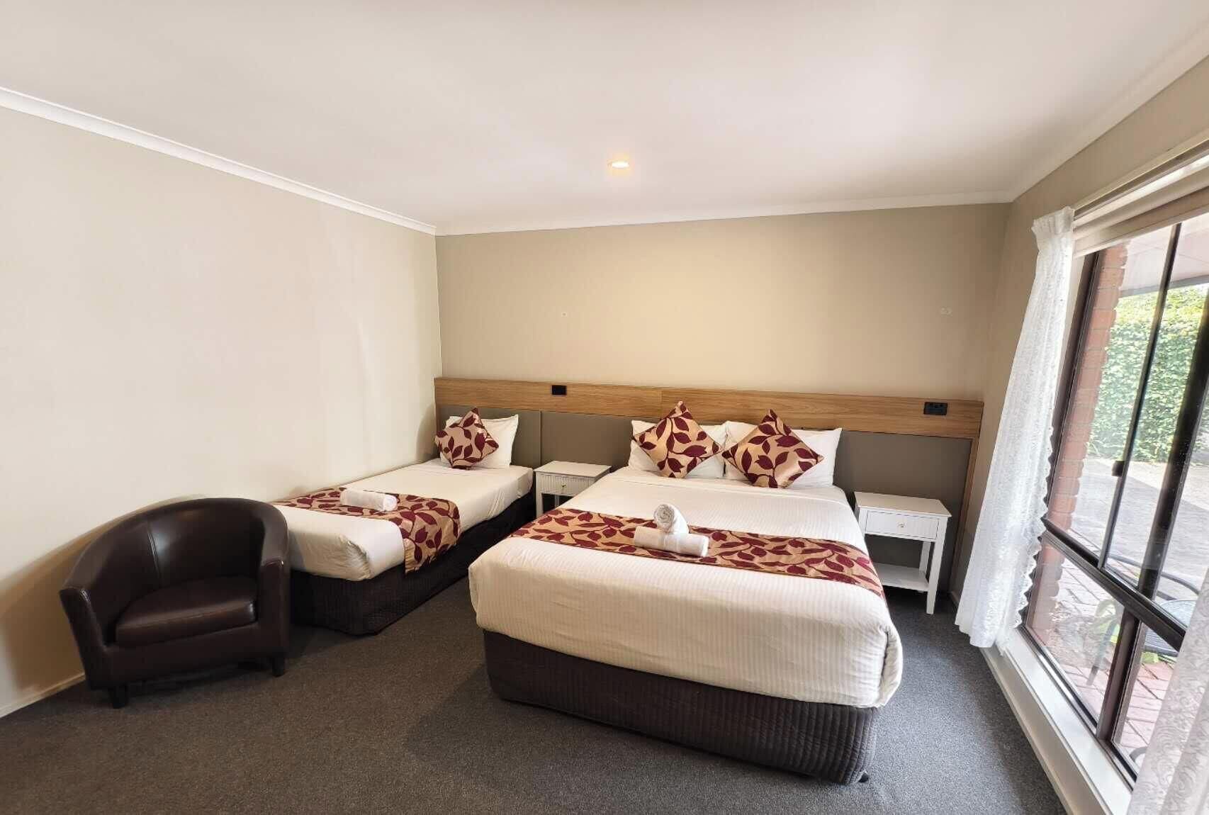 Kahden hengen huone (kaksi sänkyä) | Ylelliset vuodevaatteet, työpöytä, silitysrauta/-lauta, ilmainen Wi-Fi