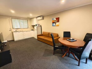 Familjelägenhet - pentry (5 Person) | Vardagsrum | Tv