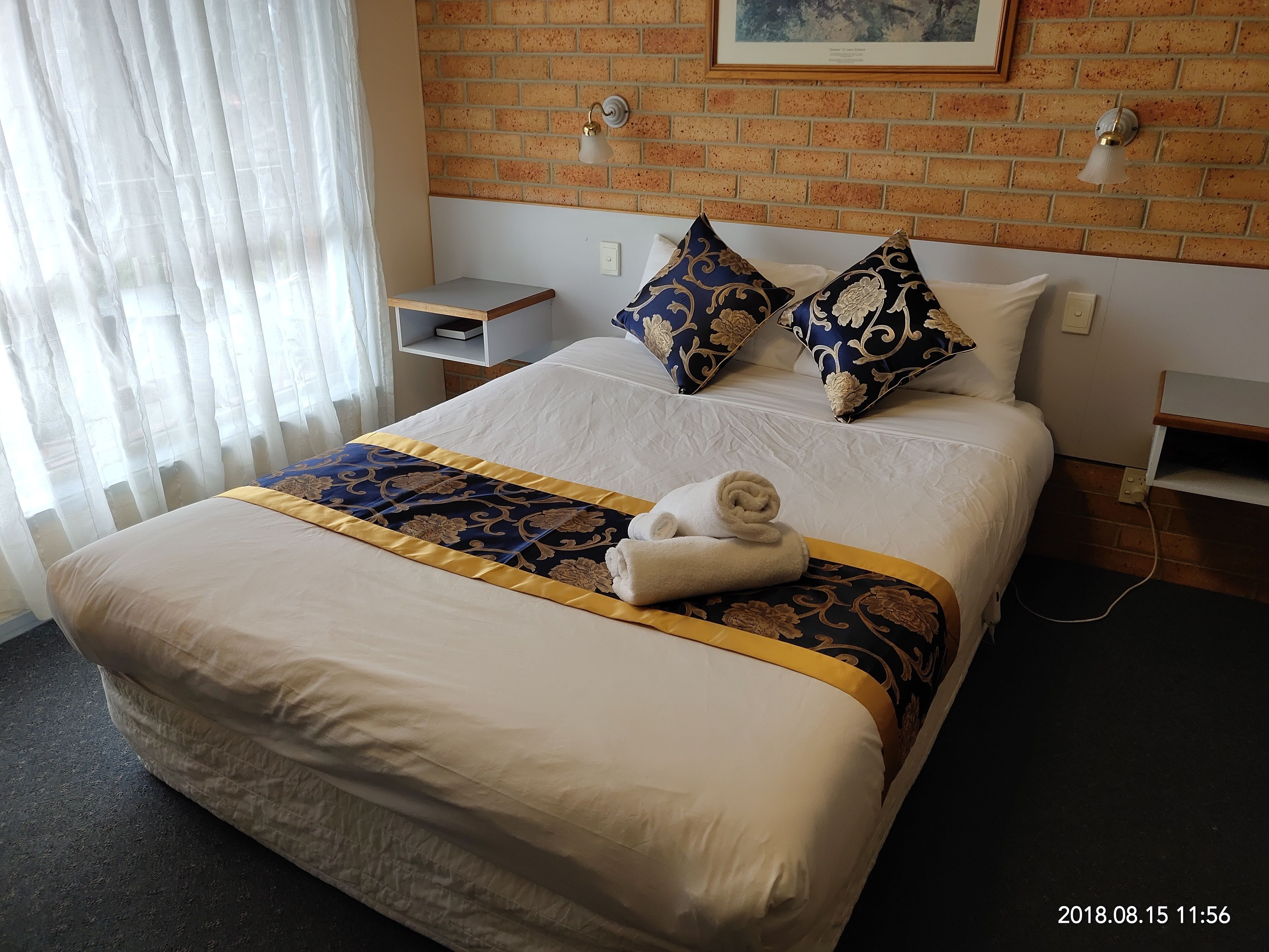 Ropa de cama de alta calidad y escritorio 