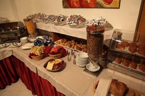 Petit déjeuner buffet compris tous les jours