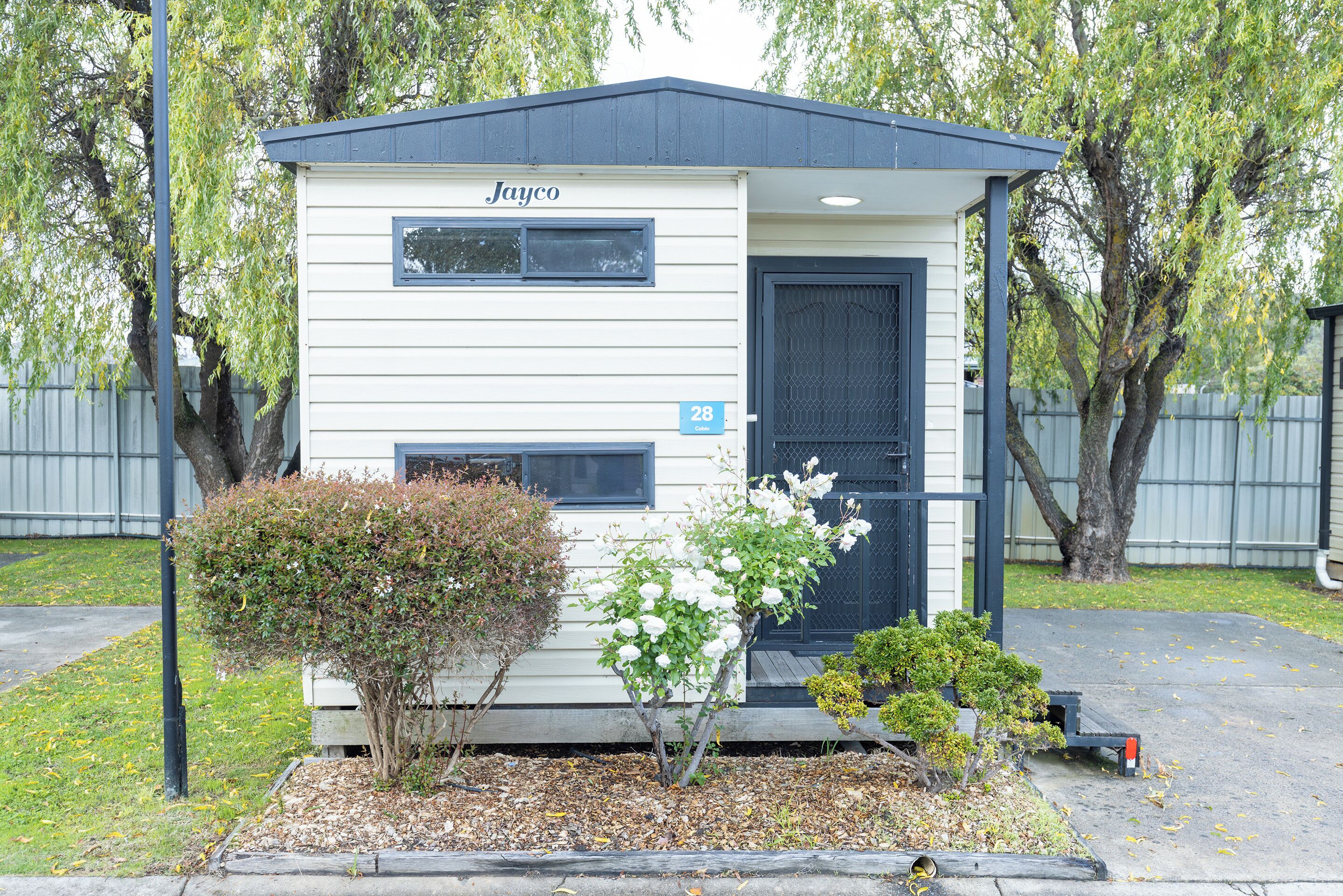 Studio Cabin Acc 4 | Street view