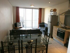 City Apartment, 1 Bedroom, Greenmarket Place 504 (Self Catering & Self Servicing) | Living area
