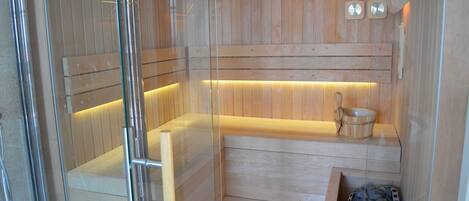 Phòng tắm hơi, bồn tắm thủy lực, massage mô sâu, massage Thái