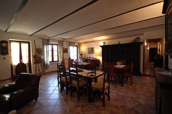 Coin salon dans le hall