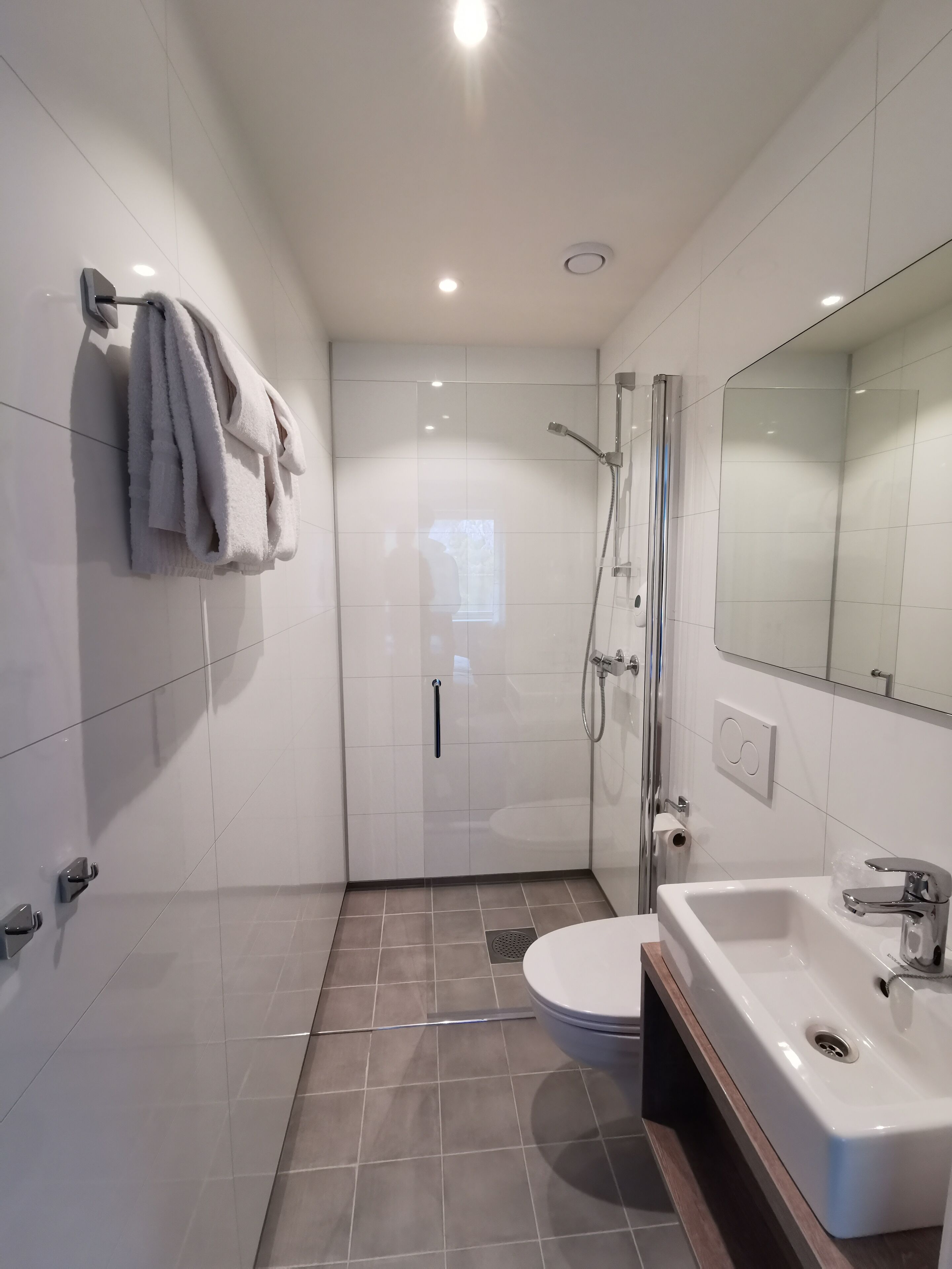 double room, 2 single beds, sea view | bathroom | eco-friendly toiletries, hair dryer, heated floors, towels