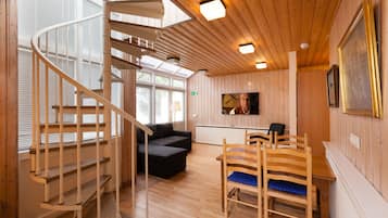 Departamento, 1 habitación | Caja de seguridad en la habitación, escritorio y insonorización