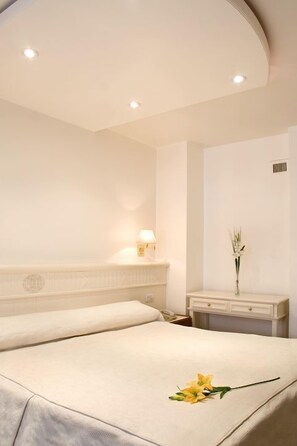 Caja de seguridad en la habitación y wifi gratis