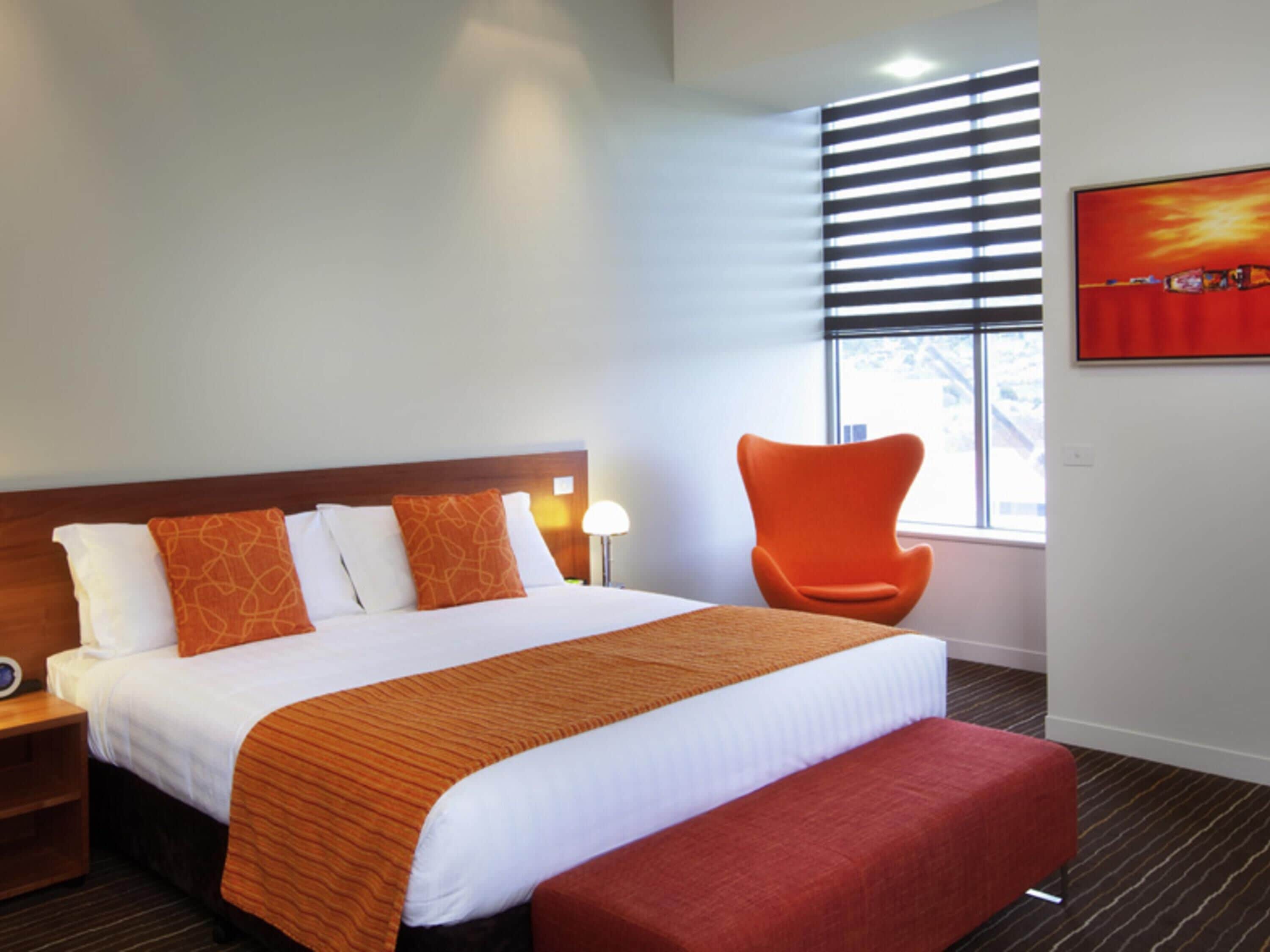 Estúdio executivo, 1 cama de casal | Roupas de cama premium, frigobar, cofres nos quartos, escrivaninha