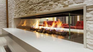 Breakfast and dinner served