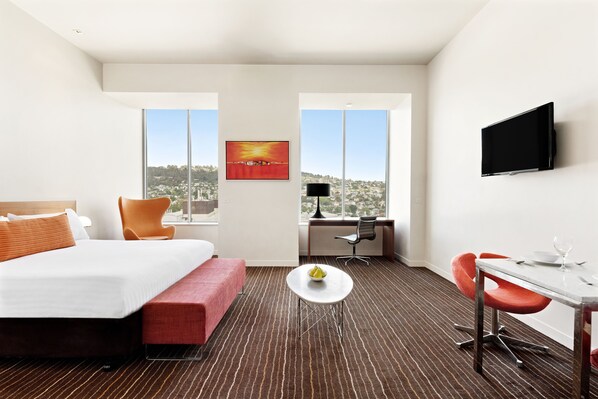 Premium bedding, minibar, in-room safe, desk - Mantra Charles Hotel Launceston (Launceston)
